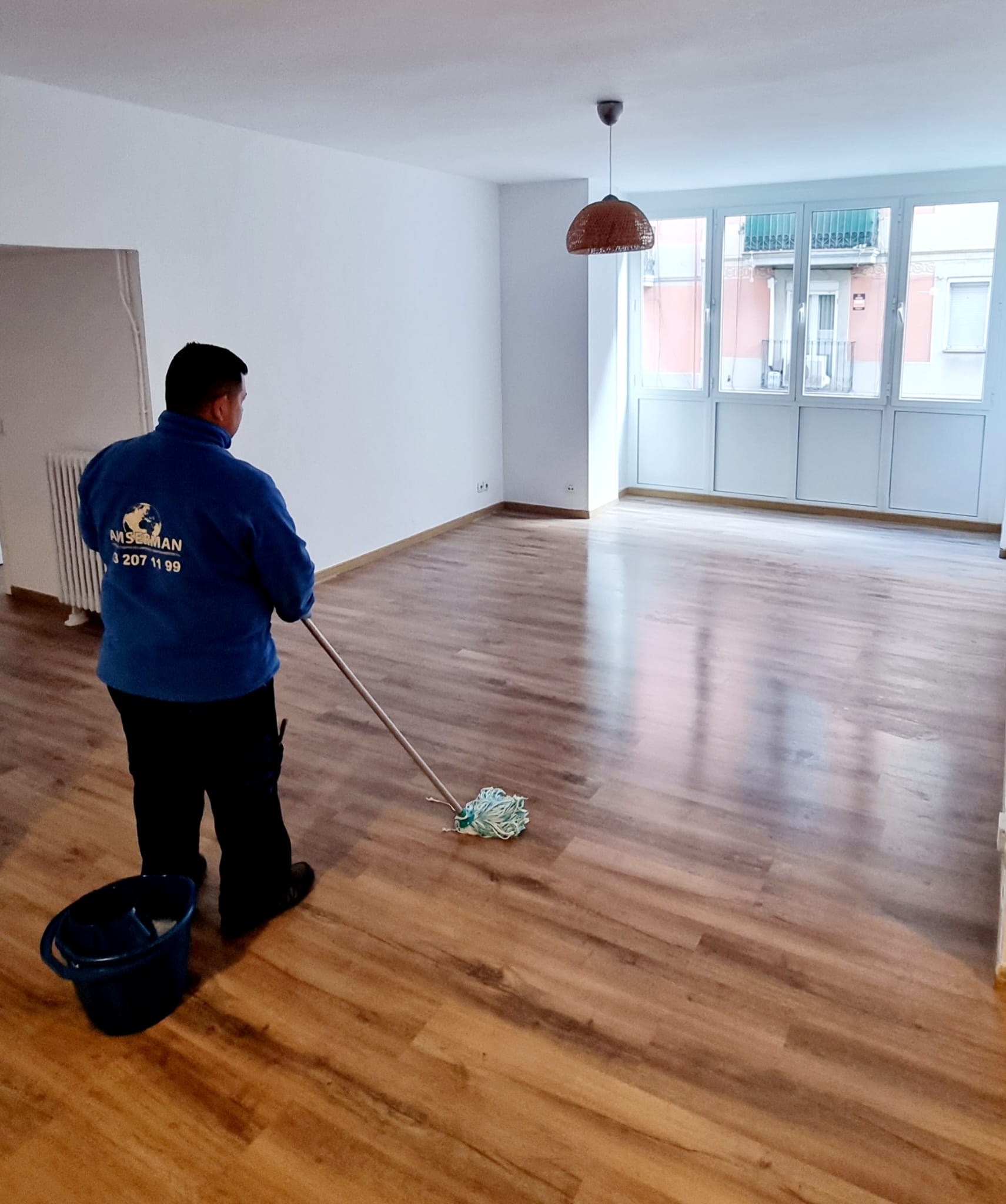 Proceso de limpieza de suelos